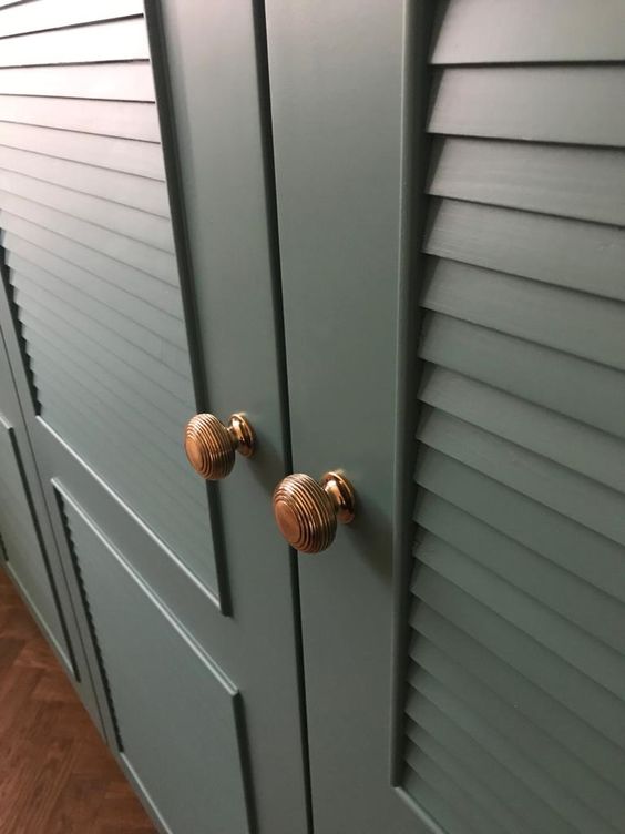 knobs on wadrobe doors