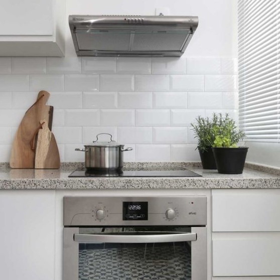 Recirculating (ductless) range hoods pros and cons